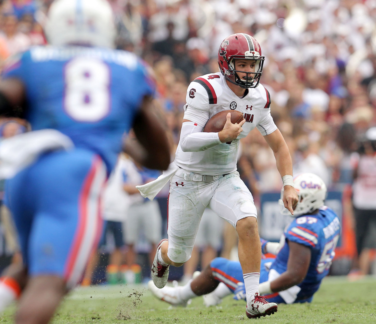 USC's Jake Bentley scrambles against Florida
